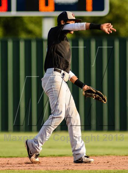 Thumbnail 3 in Whitehouse Vs Liberty (UIL 4A Regional Final) photogallery.