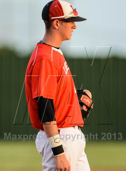 Thumbnail 1 in Whitehouse Vs Liberty (UIL 4A Regional Final) photogallery.