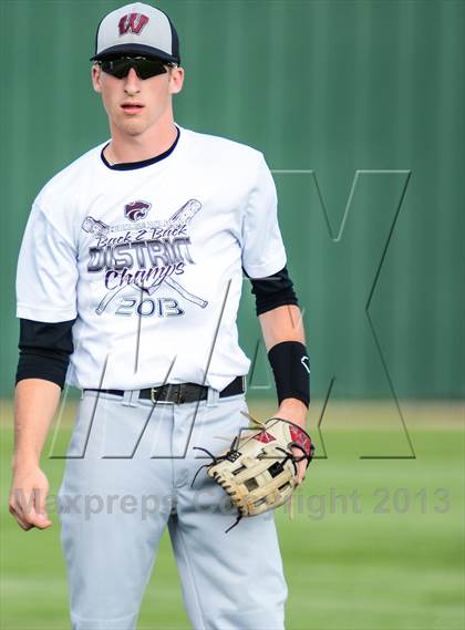 Thumbnail 1 in Whitehouse Vs Liberty (UIL 4A Regional Final) photogallery.