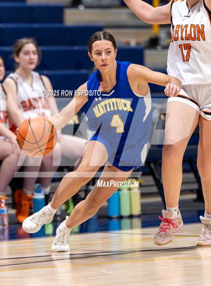 Thumbnail 3 in Babylon vs Mattituck (NYSPHSAA. Section XI Class B Championship) photogallery.
