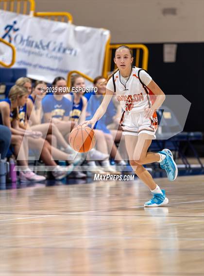 Thumbnail 1 in Babylon vs Mattituck (NYSPHSAA. Section XI Class B Championship) photogallery.