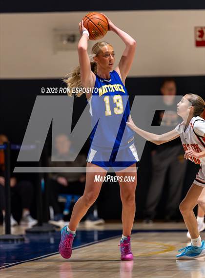 Thumbnail 3 in Babylon vs Mattituck (NYSPHSAA. Section XI Class B Championship) photogallery.