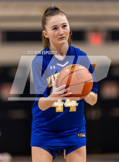 Thumbnail 1 in Babylon vs Mattituck (NYSPHSAA. Section XI Class B Championship) photogallery.
