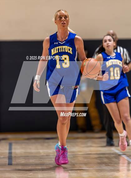 Thumbnail 3 in Babylon vs Mattituck (NYSPHSAA. Section XI Class B Championship) photogallery.