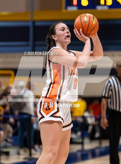 Thumbnail 2 in Babylon vs Mattituck (NYSPHSAA. Section XI Class B Championship) photogallery.
