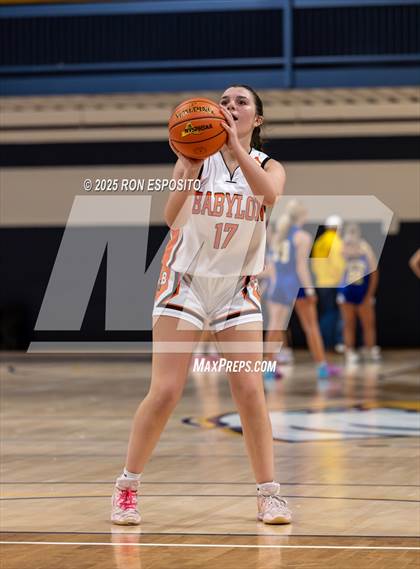 Thumbnail 2 in Babylon vs Mattituck (NYSPHSAA. Section XI Class B Championship) photogallery.