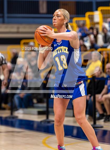 Thumbnail 1 in Babylon vs Mattituck (NYSPHSAA. Section XI Class B Championship) photogallery.
