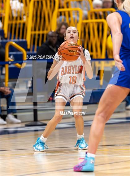 Thumbnail 1 in Babylon vs Mattituck (NYSPHSAA. Section XI Class B Championship) photogallery.