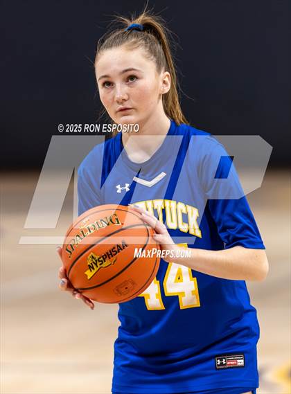 Thumbnail 2 in Babylon vs Mattituck (NYSPHSAA. Section XI Class B Championship) photogallery.