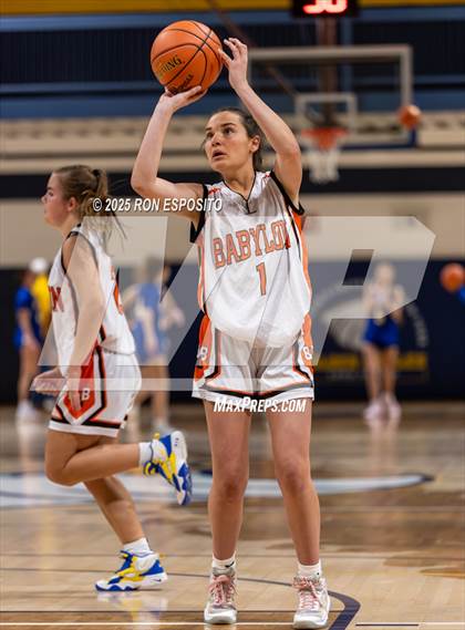 Thumbnail 3 in Babylon vs Mattituck (NYSPHSAA. Section XI Class B Championship) photogallery.