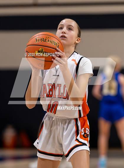 Thumbnail 2 in Babylon vs Mattituck (NYSPHSAA. Section XI Class B Championship) photogallery.