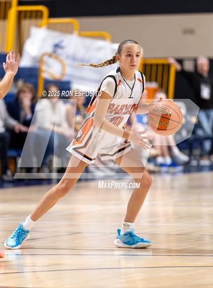 Thumbnail 1 in Babylon vs Mattituck (NYSPHSAA. Section XI Class B Championship) photogallery.
