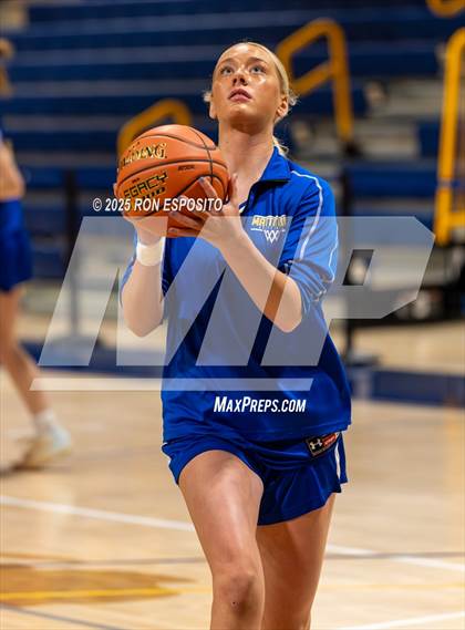 Thumbnail 1 in Babylon vs Mattituck (NYSPHSAA. Section XI Class B Championship) photogallery.