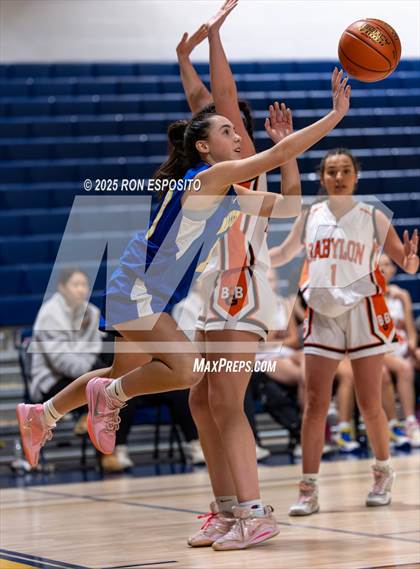 Thumbnail 2 in Babylon vs Mattituck (NYSPHSAA. Section XI Class B Championship) photogallery.