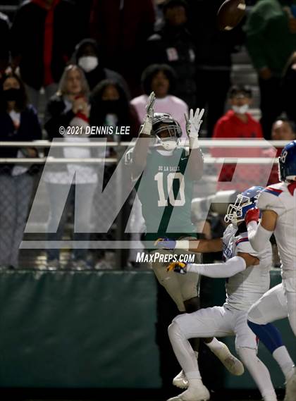 Thumbnail 3 in Folsom @ De La Salle (CIF State Northern Regional D1-AA Final) photogallery.