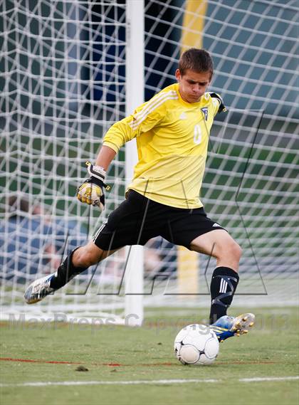 Thumbnail 3 in Eureka vs Washburn Rural (Gateway City Soccer Classic) photogallery.