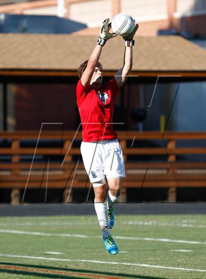 Thumbnail 2 in Eureka vs Washburn Rural (Gateway City Soccer Classic) photogallery.