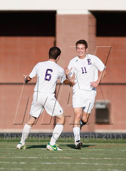 Thumbnail 2 in Eureka vs Washburn Rural (Gateway City Soccer Classic) photogallery.