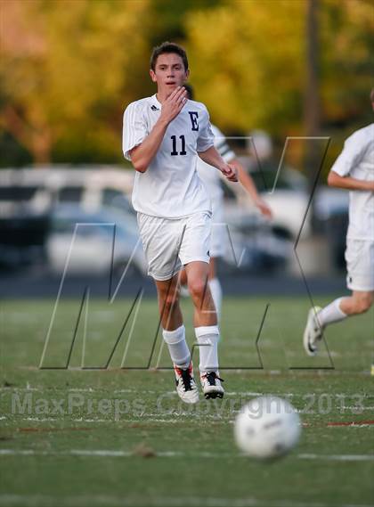Thumbnail 2 in Eureka vs Washburn Rural (Gateway City Soccer Classic) photogallery.