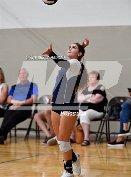 Thumbnail 1 in Indian Rocks Christian vs. St Petersburg Christian (Keswick Invitational) photogallery.