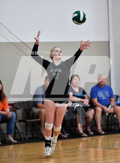 Thumbnail 2 in Indian Rocks Christian vs. St Petersburg Christian (Keswick Invitational) photogallery.