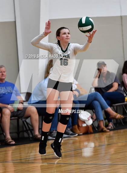 Thumbnail 2 in Indian Rocks Christian vs. St Petersburg Christian (Keswick Invitational) photogallery.