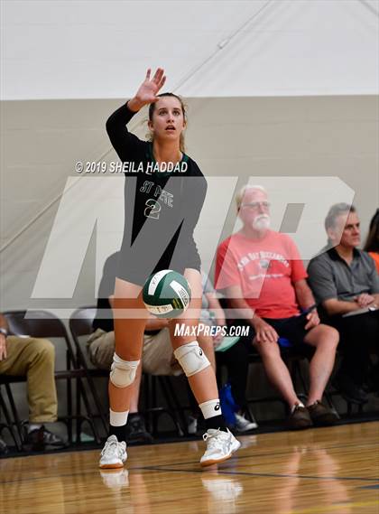 Thumbnail 1 in Indian Rocks Christian vs. St Petersburg Christian (Keswick Invitational) photogallery.
