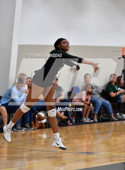 Thumbnail 2 in Indian Rocks Christian vs. St Petersburg Christian (Keswick Invitational) photogallery.