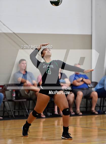 Thumbnail 1 in Indian Rocks Christian vs. St Petersburg Christian (Keswick Invitational) photogallery.