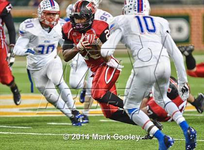 Thumbnail 2 in Midway vs. Lee (UIL 6A  Bi-District Playoff) photogallery.