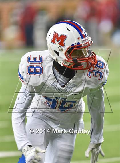 Thumbnail 3 in Midway vs. Lee (UIL 6A  Bi-District Playoff) photogallery.