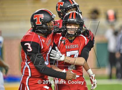 Thumbnail 2 in Midway vs. Lee (UIL 6A  Bi-District Playoff) photogallery.