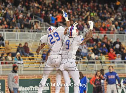Thumbnail 3 in Midway vs. Lee (UIL 6A  Bi-District Playoff) photogallery.