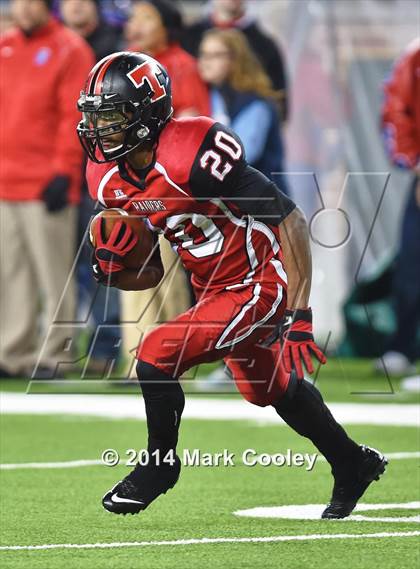 Thumbnail 2 in Midway vs. Lee (UIL 6A  Bi-District Playoff) photogallery.