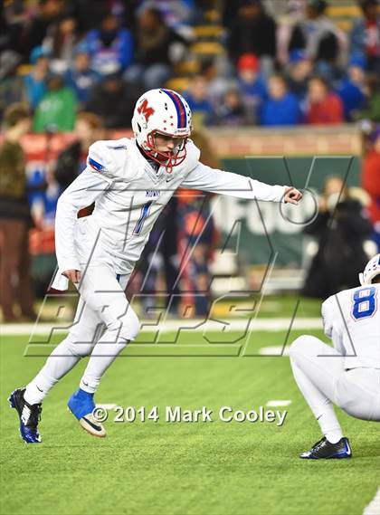 Thumbnail 2 in Midway vs. Lee (UIL 6A  Bi-District Playoff) photogallery.