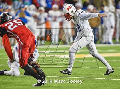 Thumbnail 2 in Midway vs. Lee (UIL 6A  Bi-District Playoff) photogallery.