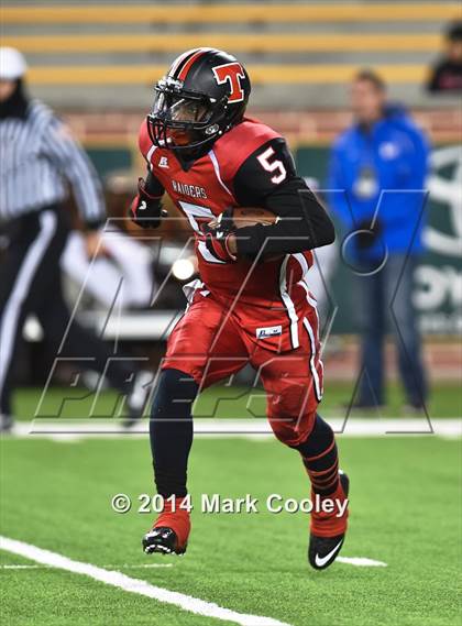 Thumbnail 2 in Midway vs. Lee (UIL 6A  Bi-District Playoff) photogallery.