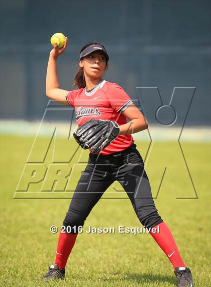 Thumbnail 2 in Wilson vs. South Gate photogallery.