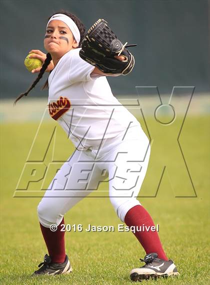 Thumbnail 2 in Wilson vs. South Gate photogallery.