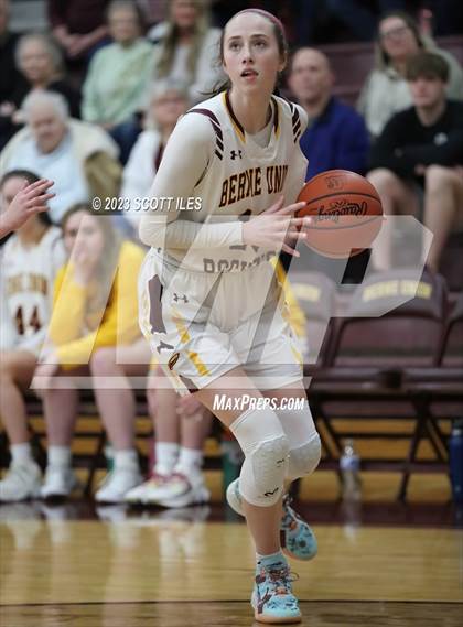 Thumbnail 3 in Northside Christian vs Berne Union (OHSAA D4 Sectional) photogallery.