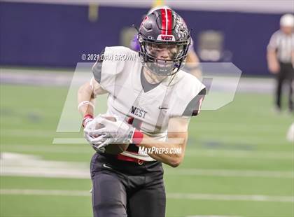 Thumbnail 2 in West vs. Mount Vernon (UIL 3A Regional Quarterfinal ) photogallery.