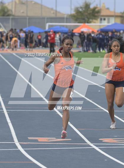 Thumbnail 2 in Roosevelt Invitational photogallery.