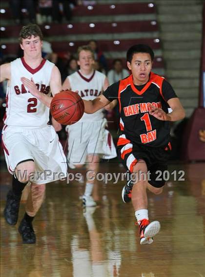 Thumbnail 1 in Sacred Heart Prep vs. Half Moon Bay (CIF CCS D4 Final) photogallery.