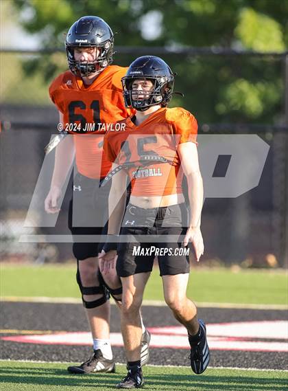 Thumbnail 2 in Springtown @ Mineral Wells (scrimmage) photogallery.