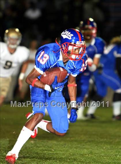 Thumbnail 2 in Notre Dame @ Serra photogallery.