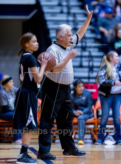 Thumbnail 2 in Steele vs. Jay (UIL 5A Bi-District Playoff) photogallery.
