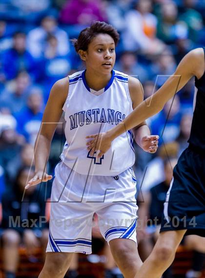 Thumbnail 2 in Steele vs. Jay (UIL 5A Bi-District Playoff) photogallery.