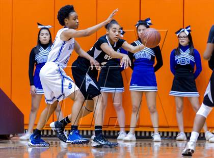Thumbnail 2 in Steele vs. Jay (UIL 5A Bi-District Playoff) photogallery.