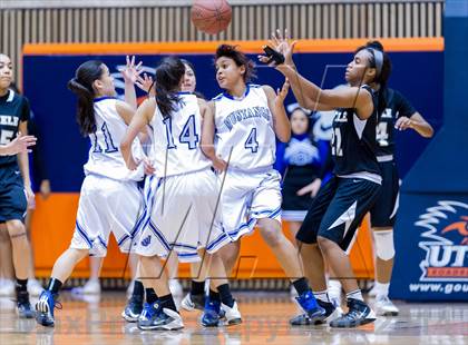 Thumbnail 2 in Steele vs. Jay (UIL 5A Bi-District Playoff) photogallery.