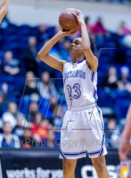 Thumbnail 1 in Steele vs. Jay (UIL 5A Bi-District Playoff) photogallery.